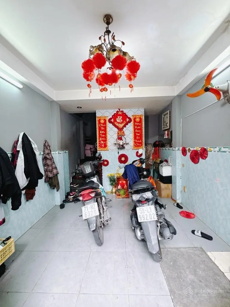 Nhà đẹp q4- 2 căn 48m2 - 6 tầng 8pn - sát mt đường - chỉ 7 tỷ nhỉnh