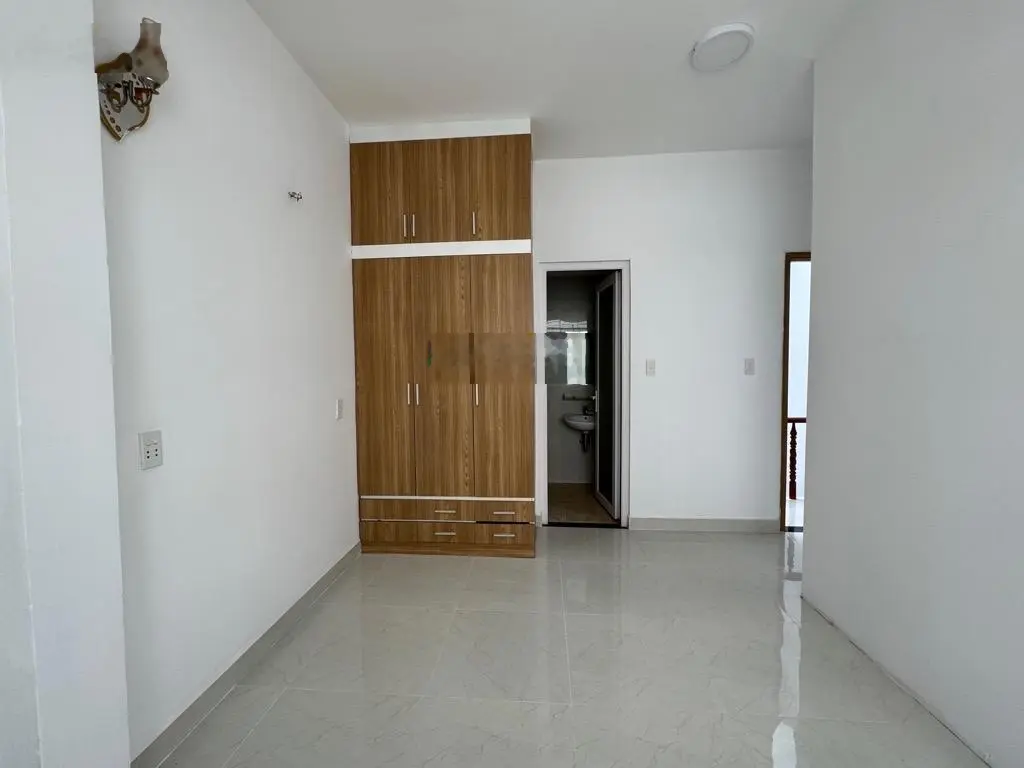 Bán nhà mặt tiền đường 4 tầng 18 phòng ngay Trung Tâm p. Bình Chiểu 170m2 13.5tỷ thu nhập 60tr/th