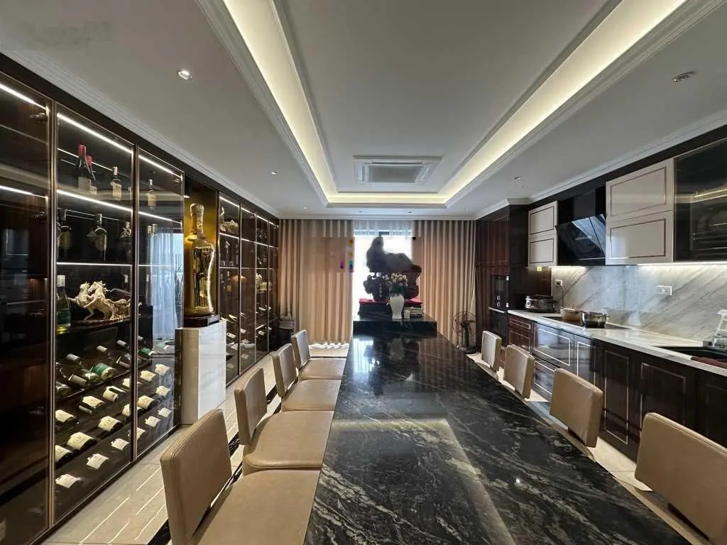 Bán nhà tại phố Đốc Ngữ, Ba Đình. Diện tích 50m2, giá 15,7 tỷ