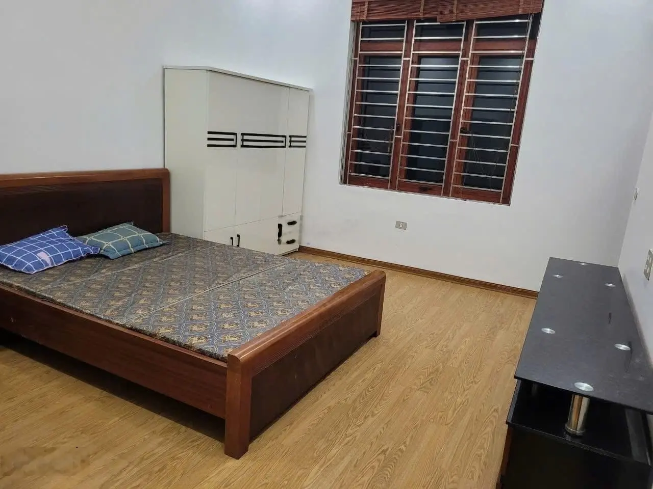 Cần bán căn nhà đường Thanh Niên hiện đang cho thuê hơn 20tr tại KĐT Đại Dương - tp BN. Giá chỉ 1x
