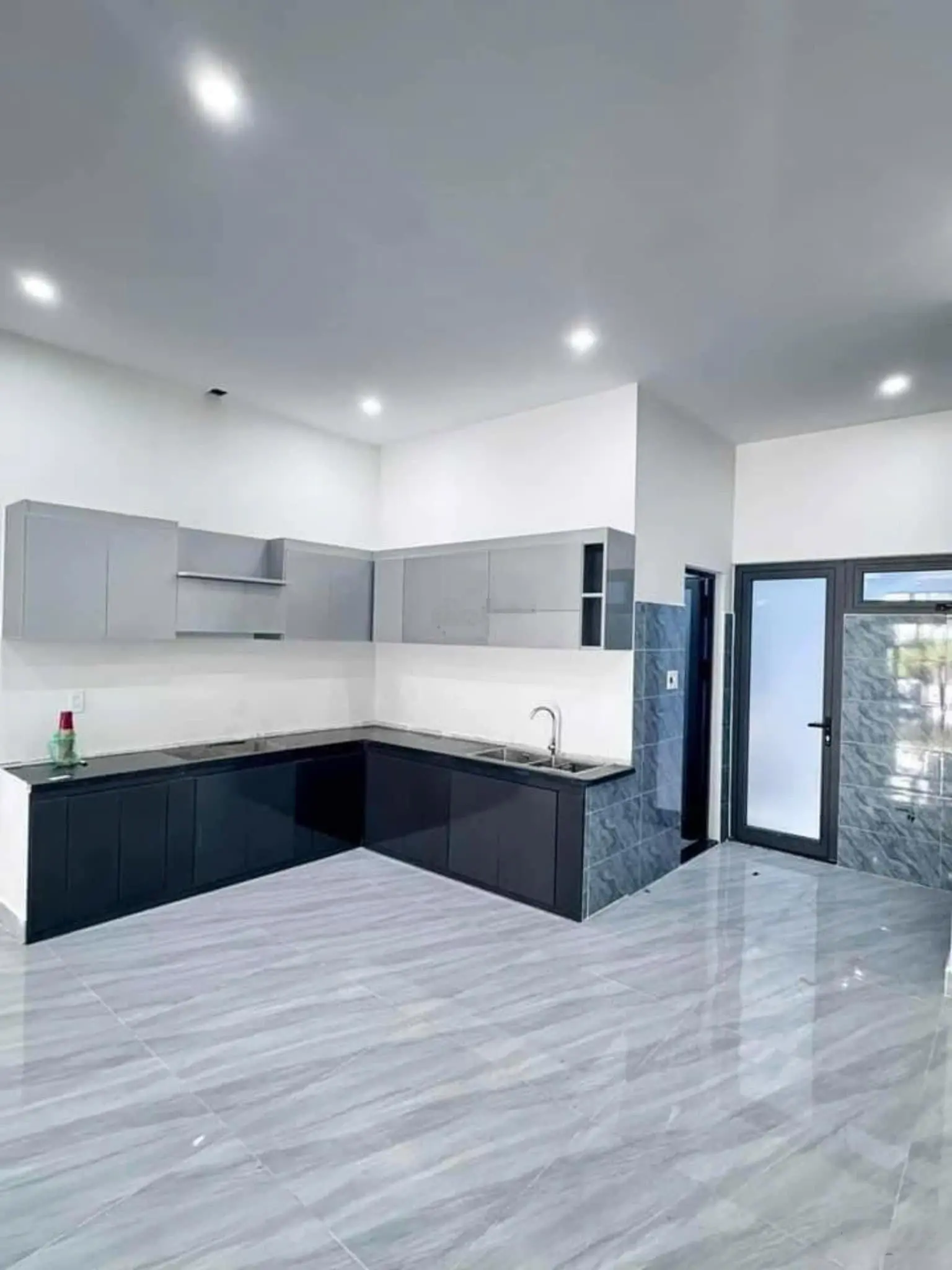 Kẹt tiền bán gấp nhà gần Lotte Nguyễn Thị Thập, Tân Phong, Quận 7. Giá chỉ 3,59 tỷ. 0906 806 *** Ngân
