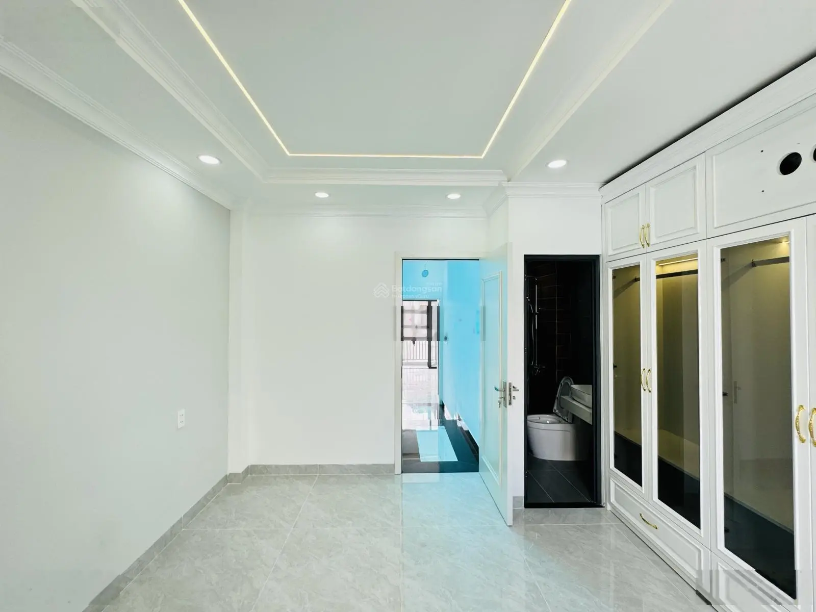 Nhà mới Tặng nội thất Đối diện Vạn Phúc City, Đường Ô tô Kinh doanh buôn bán, SHR Vào Ở ngay.