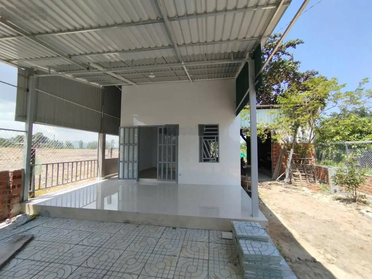 Bán căn nhà mới xây 1000m2 Tân Phước giá 1,8 tỷ siêu rẻ