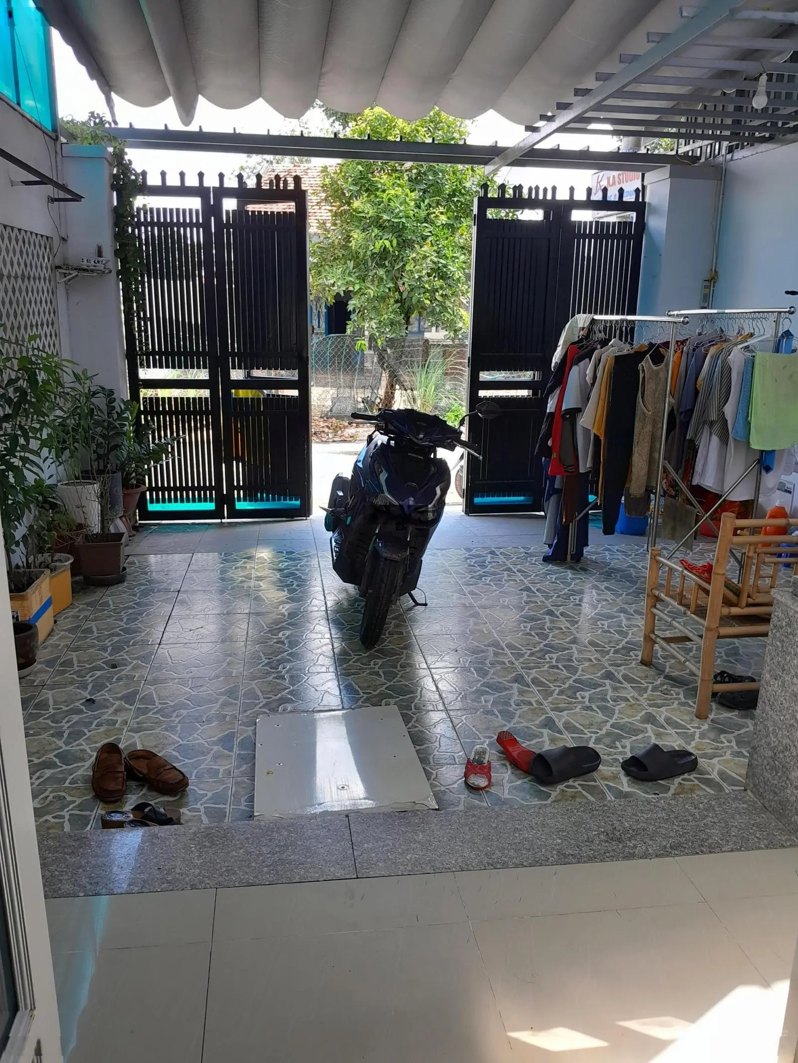 Mặt tiền đường nhựa Xã Xuân Thới Sơn,Bán nhà 2 tầng,DT: 5 x 19 (nở hậu: 5,72m - CN: 102,8m2)