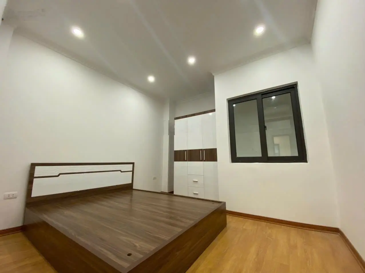Bán nhà Nhân Trạch, Phú Lương 45m2, 5 tầng, 6 phòng ngủ, full nội thất giá 5, x tỷ hỗ trợ ngân hàng