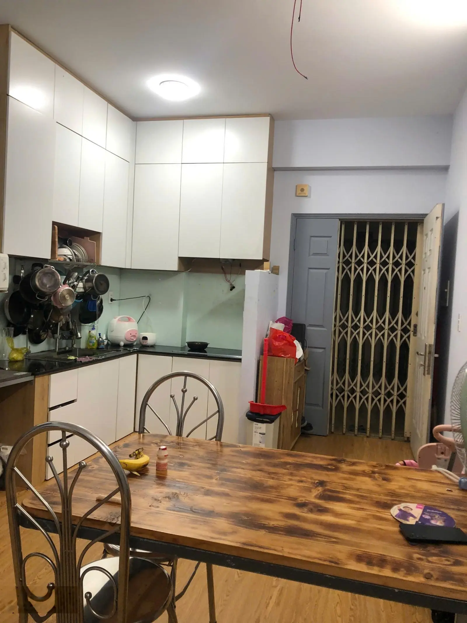 Cần bán CH Lê Thành B, Bình Tân DT 72m2, 2 phòng ngủ, 2WC Giá bán 2tỷ ,tặng NT cơ bản. sổ hồng