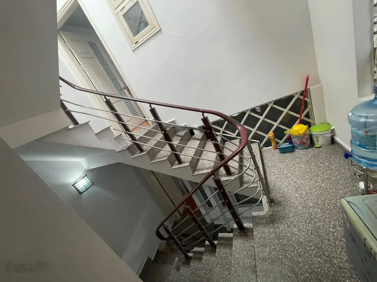 Nhà đẹp ngõ nông Hồ Sen Phố . Giá chỉ 2ty850. LH 0947 800 ***