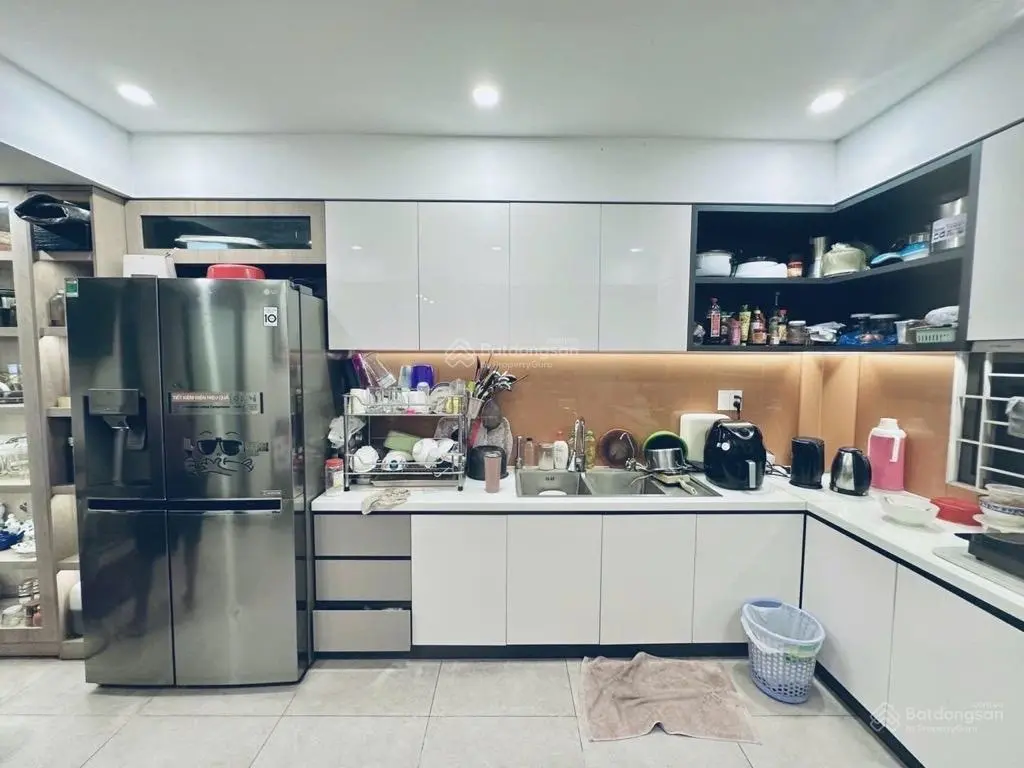 HIẾM nhà 4Tầng CÓ THANG MÁY, MẶT TIỀN thụt Trần Hữu Trang Phú Nhuận, 55m2, OTO VÀO NHÀ