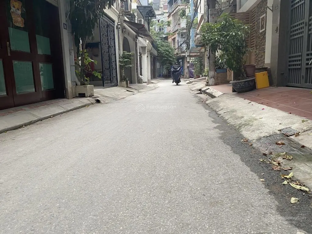 Bán nhà phân lô, ô tô chạy vòng quanh - vào nhà, phố Kim Ngưu, có vỉa hè, DT 52m2 x 4 tầng, MT 4,5m