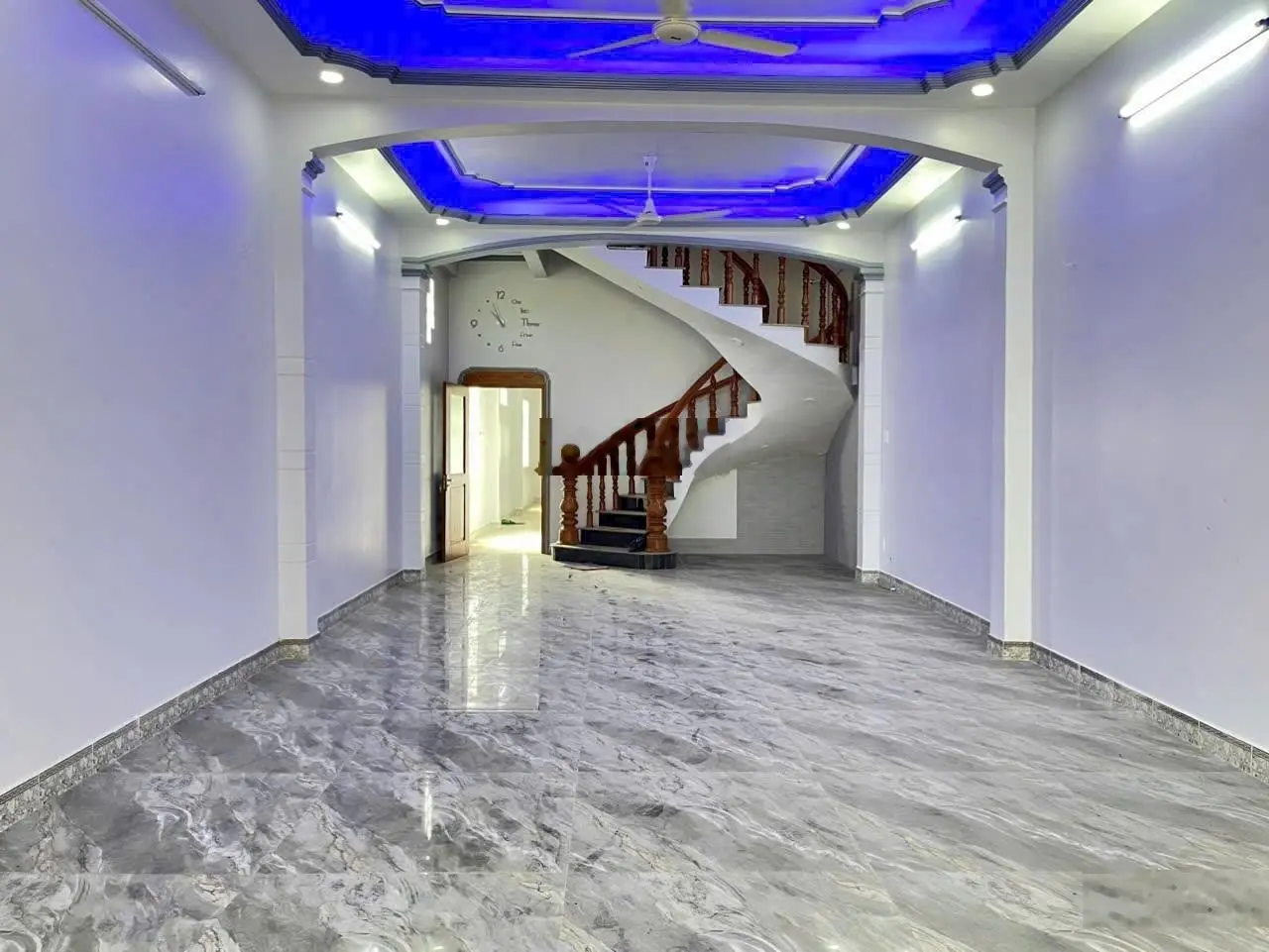 Bán nhà mặt tiền quốc lộ 50, ngay ubnd thị trấn cần giuộc. sang tên ngay trong ngày