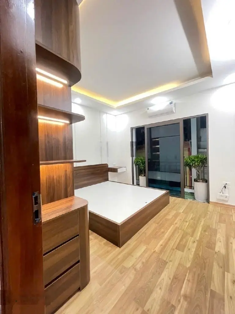 Hiếm có khó tìm - mặt ngõ thông - mới koong 5 tầng - trung tâm Thanh Trì, ngõ 298 Yên Ngưu