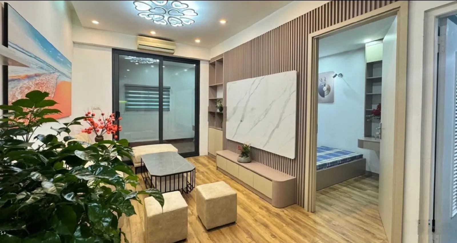 Bán C.C B3 Nguyễn Khánh Toàn 55m2 , 2PN , tặng nội thất xịn, ở ngay, giá 3,68 tỷ