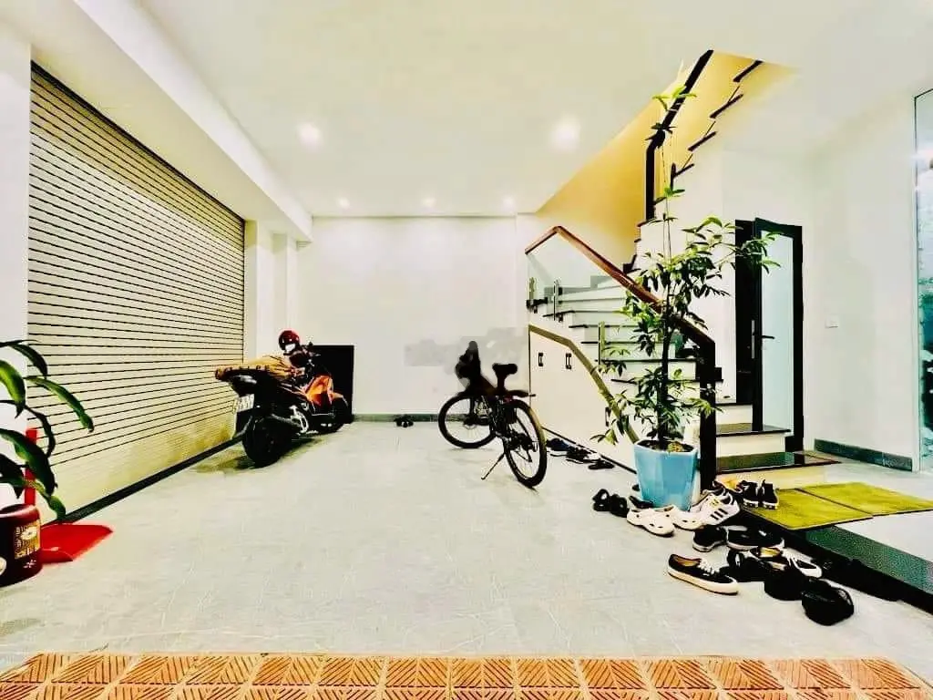 QUANG TIẾN LÔ GÓC - Ô TÔ VÀO- 50m -5 Tầng - nhỉnh 7 tỉ - VINHOMES