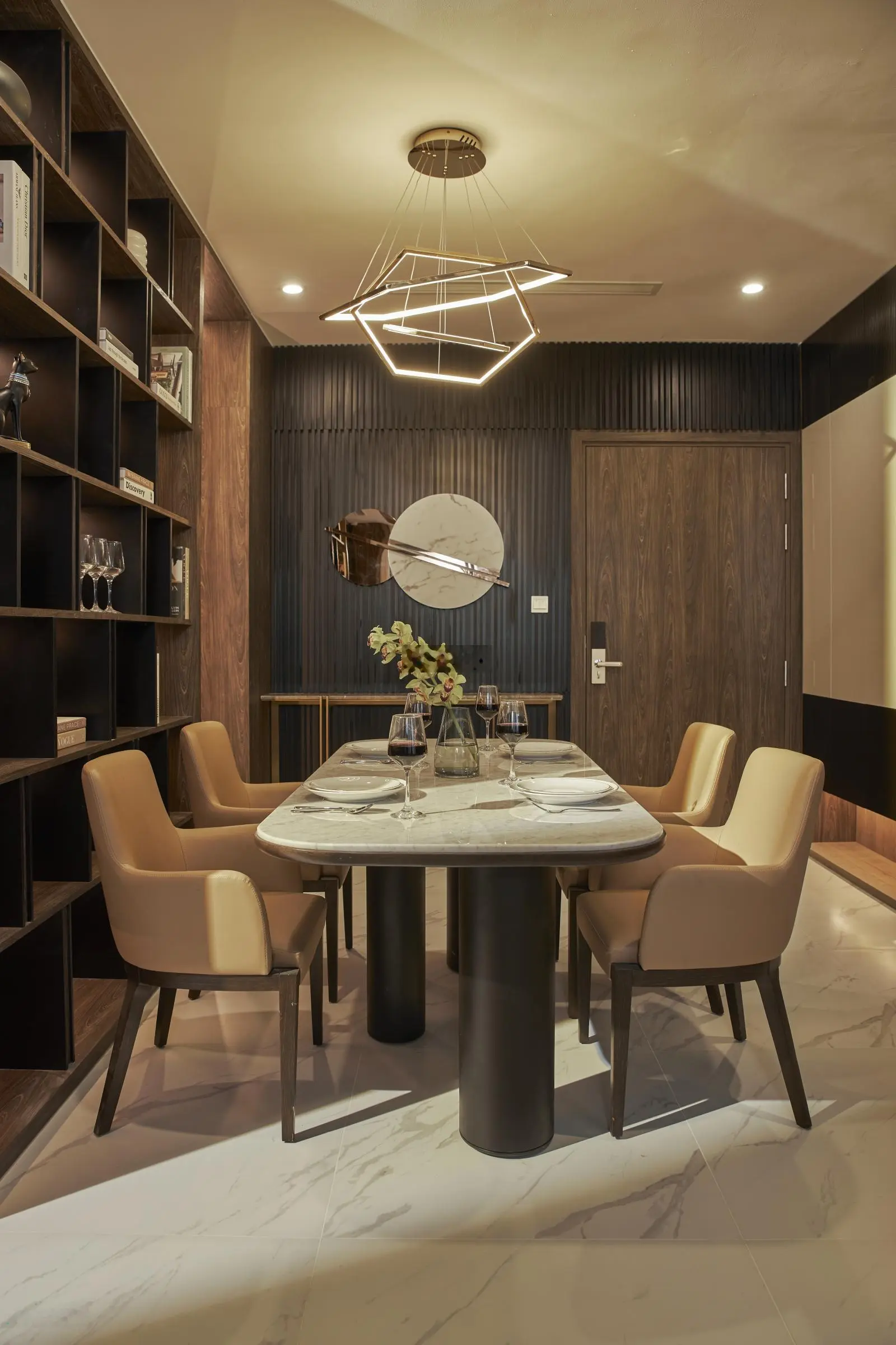 Bán căn hộ 3 PN tại The Beverly - giá sốc chỉ 6,7 tỷ VND view sông, 100m2. LH 0828 030 *** Thiện
