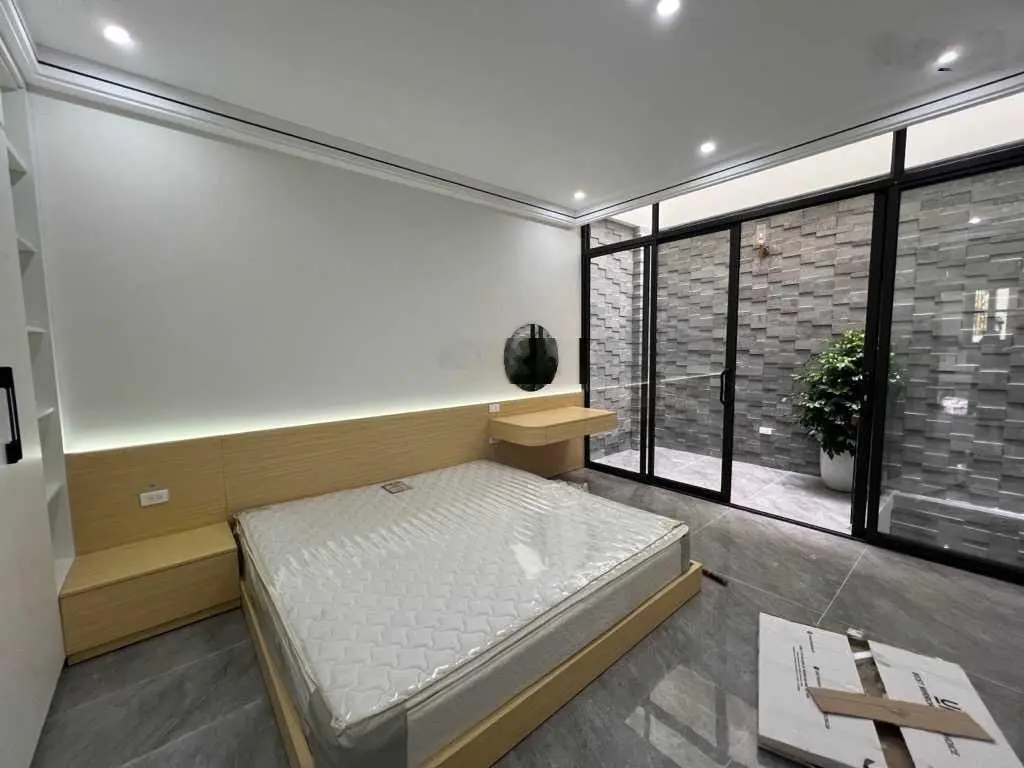 Nhà mới cứng - gara ô tô - 100m2 quá hiếm tại Trâu Quỳ - ô chờ thang máy - tiện ích bạt ngàn