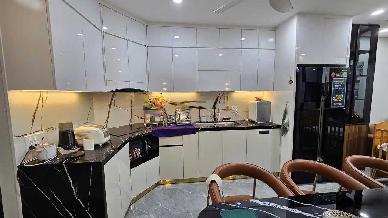 Bán Nhà Minh Khai, hai Bà Trưng . DT 52m2 6T Mặt tiền 4m. giá: 18.7 tỷ. LH :0383 426 ***
