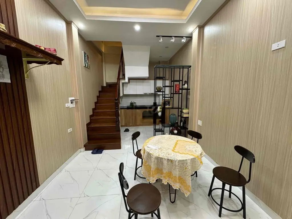 Tôi bán nhà VĂN CAO KIM MÃ THƯỢNG 25m2 ô tô đỗ tận cửa 10m ô tô tránh.