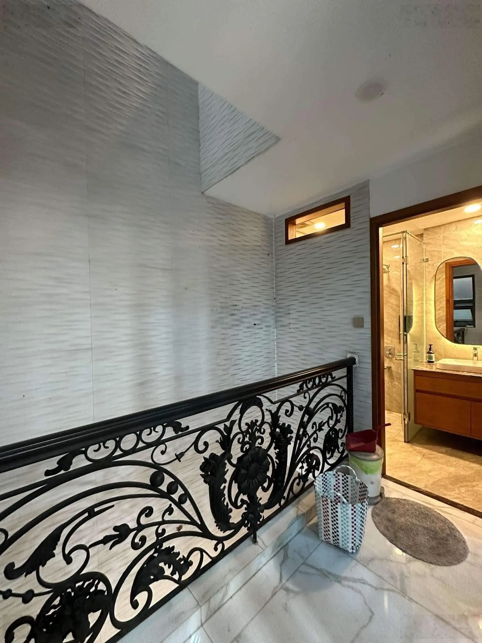 Trường Chinh - Khu Bàu Cát - 102m2 - thang máy - tặng full nội thất cao cấp - ô tô ngủ trong nhà