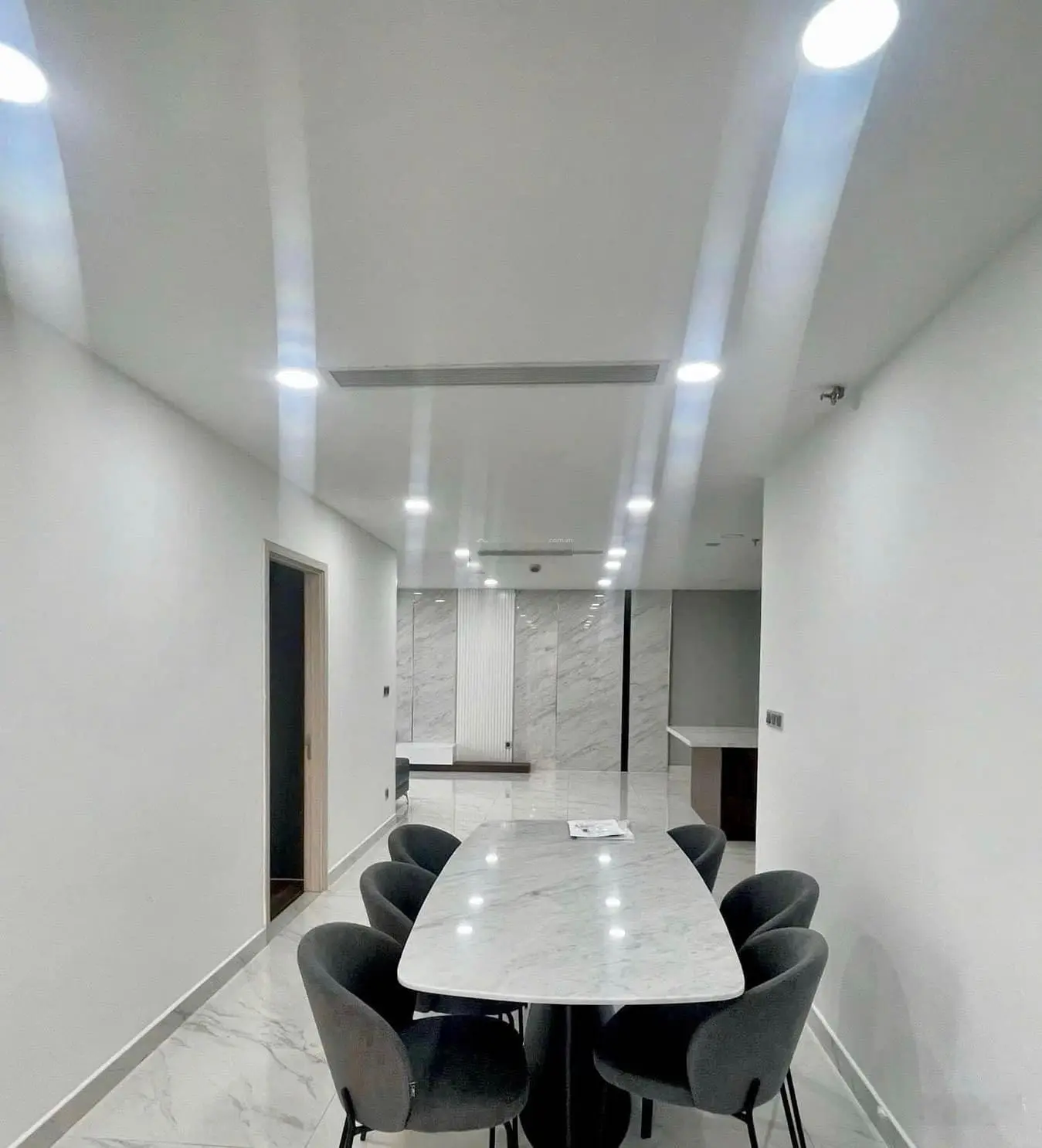Bán căn hộ rẻ nhất Midtown - M6.Diện tích 127 m2.Giá bán:10,5tỷ. View biệt thự.LH: 0908 644 *** Hương