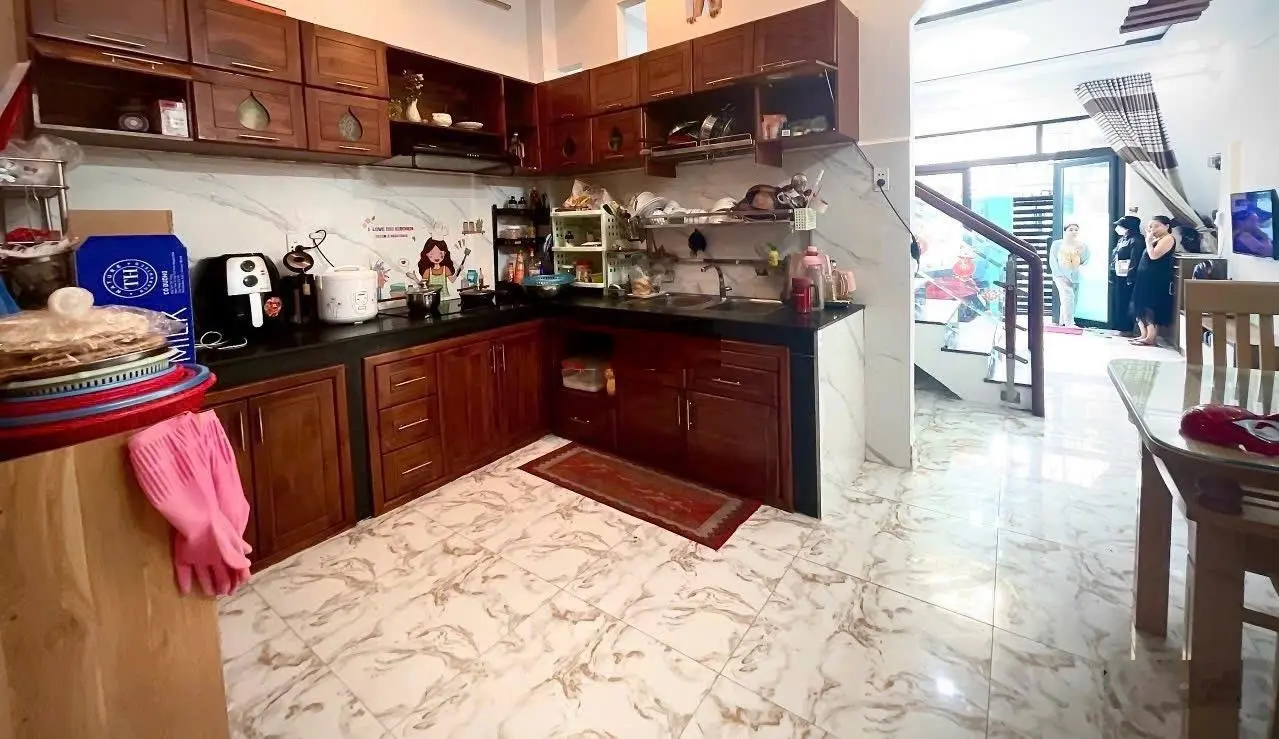 BÁN NHÀ - giá : 3tỷ4 Kiệt Lê Văn Hưu gần ngay Đại Học Kinh Tế - Diện tích : 65m 3 phòng ngủ