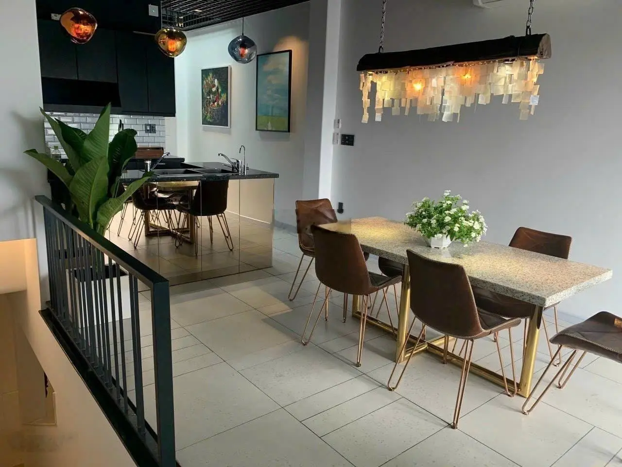 Thu nhập 130tr/th ! chdv cao cấp 6 tầng gần sân bay - 125m2 ngang gần 5m sát mặt tiền - chỉ 25.x tỷ