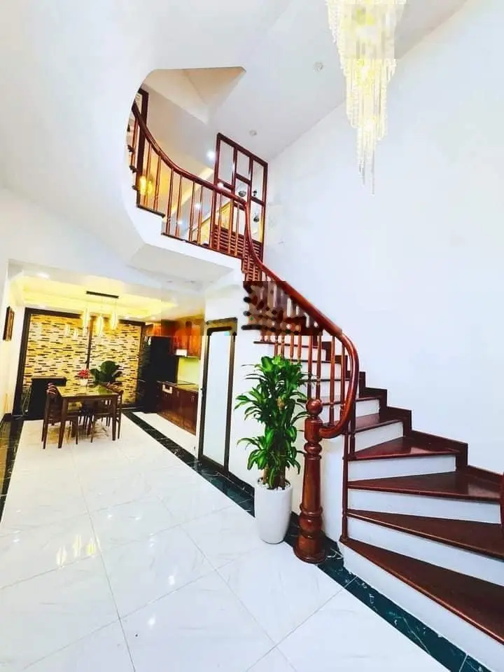 Nhỉnh 8tỷ có nhà phân lô Cầu Giấy ô tô đỗ của kinh doanh siêu đỉnh DT 40m2, 5tầng, 0945 453 ***