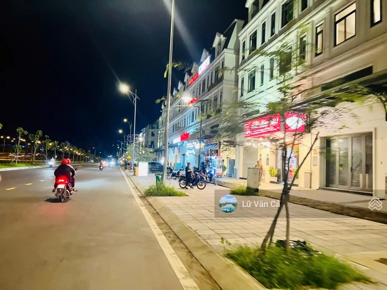Bán gấp Shophouse mặt tiền song hành Lakeview City dt 5x20 5 lầu giá bán 22 tỷ Lh ngay 0907 860 ***