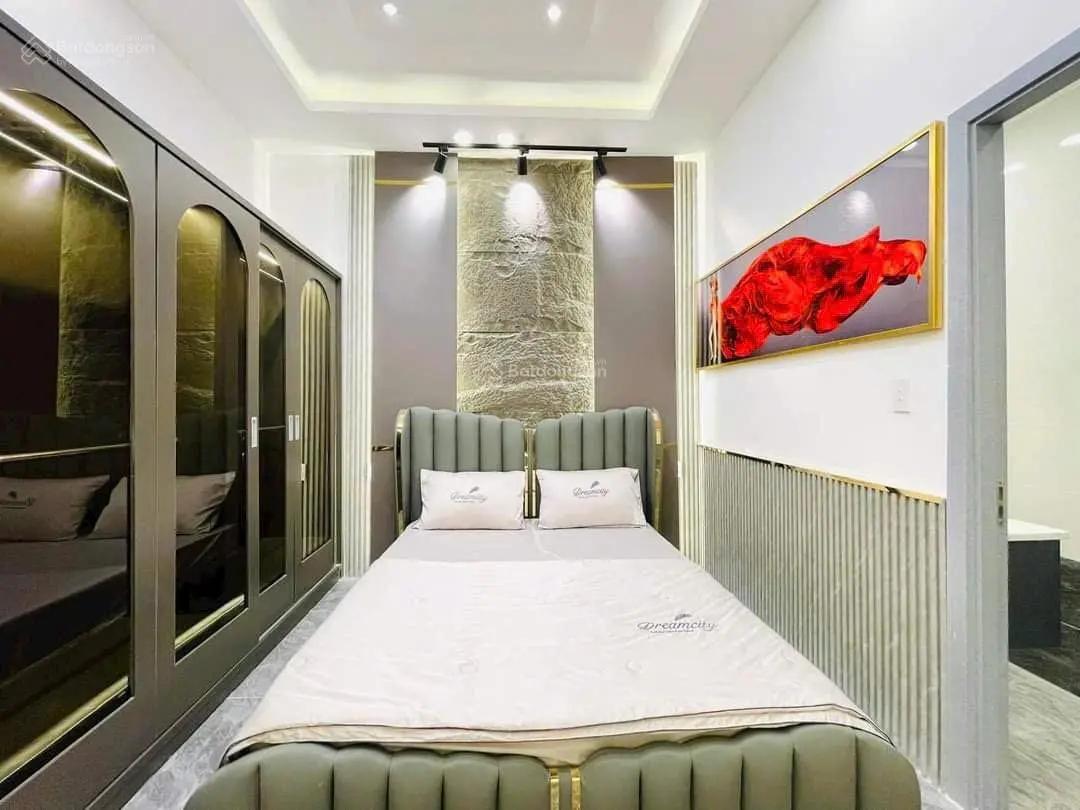 Bán nhà ở Lý Chính Thắng, P Võ Thị Sáu, Quận 3, DT 52m2 (4x13,5m) sổ hồng riêng, nhà đẹp mới 99%