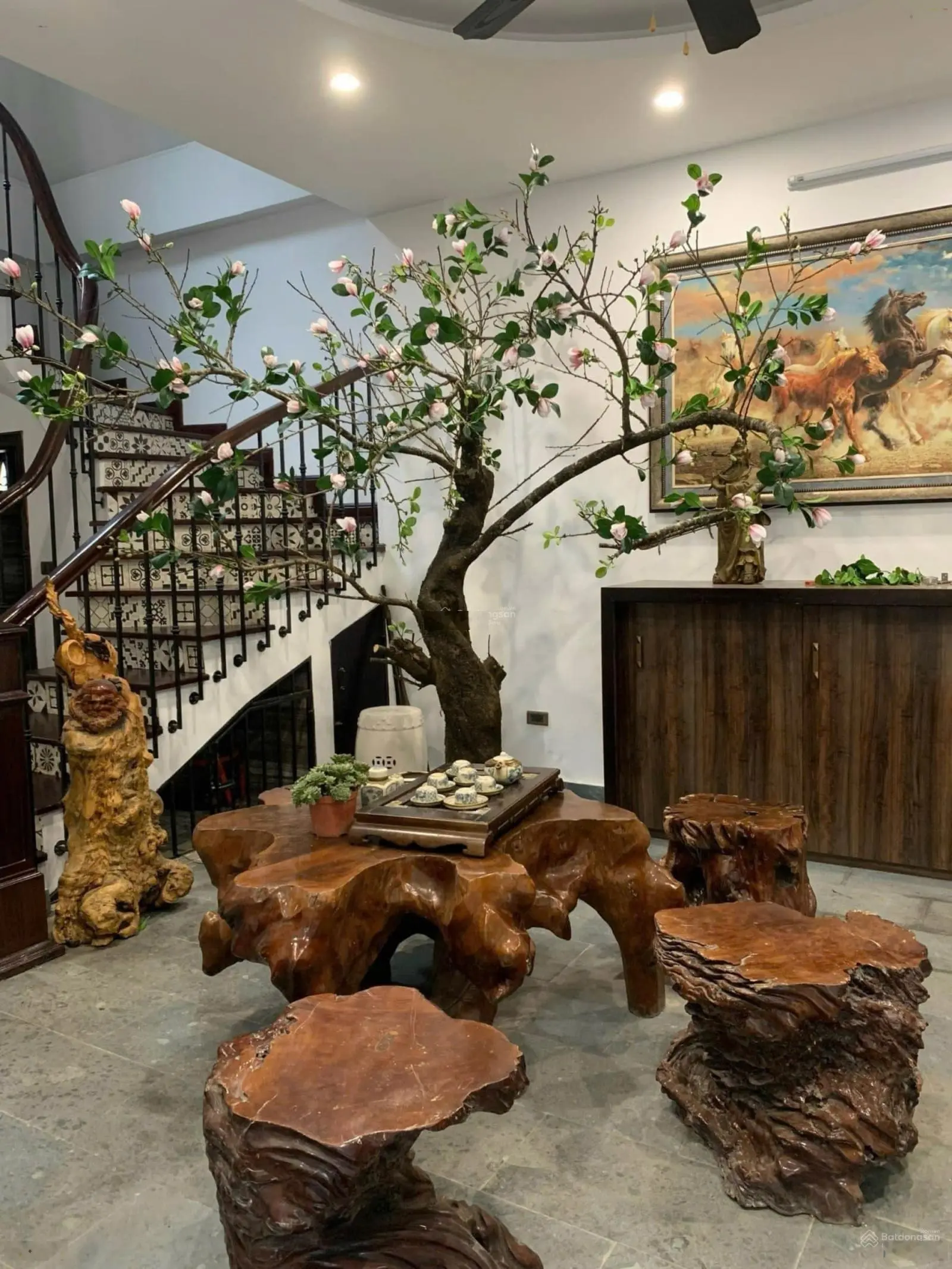 Nhà Nguyễn Văn Cừ HN 3 mặt tiền kinh doanh vị trí đẹp