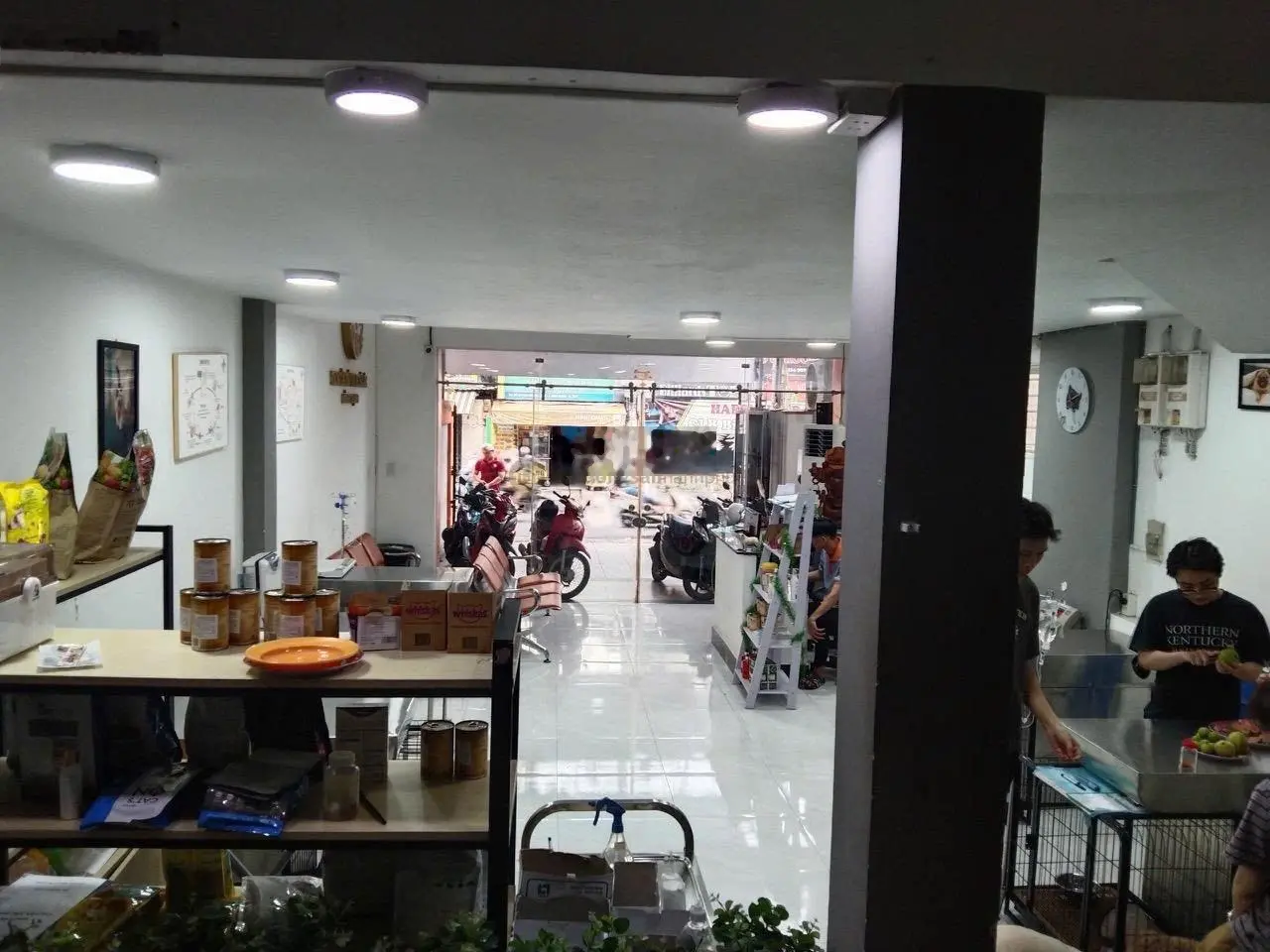 Nhà góc 2 MT Phan Văn Trị giáp Lê Quang Định 5.6x27m 4 tấm cho thuê 65tr giá 27.5 tỷ
