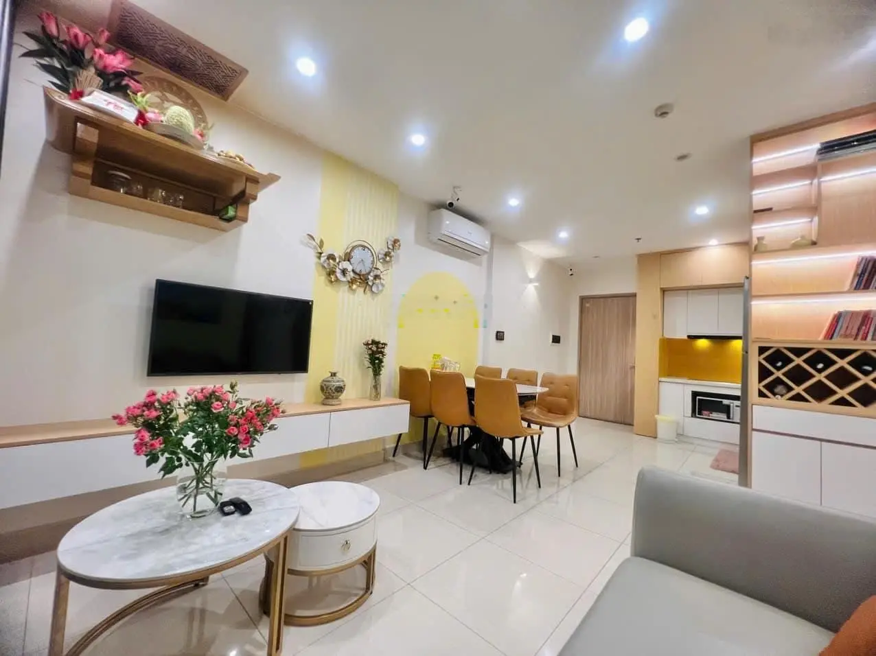 Chính chủ bán căn 3PN 75m2 tòa S402 Vinhomes Smart City Tây Mỗ full đồ sẵn sổ. Giá: 4,4 tỷ bao phí