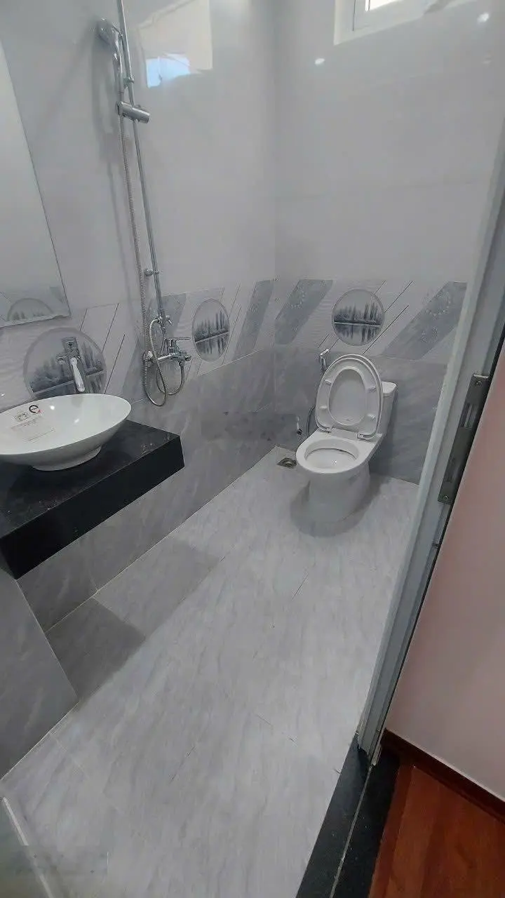 3 tầng 1 tum Mặt tiền Ng Hữu Thọ - Hải Châu giá 9ty5 thương lượng