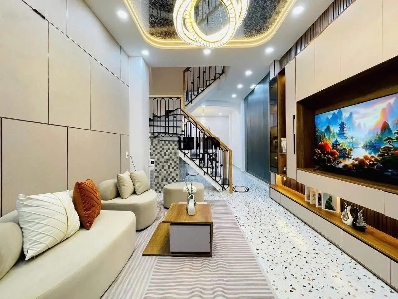 Chính chủ cần bán gấp nhà riêng Nguyễn Thiện Thuật, Q3, SHR, DT 35m2