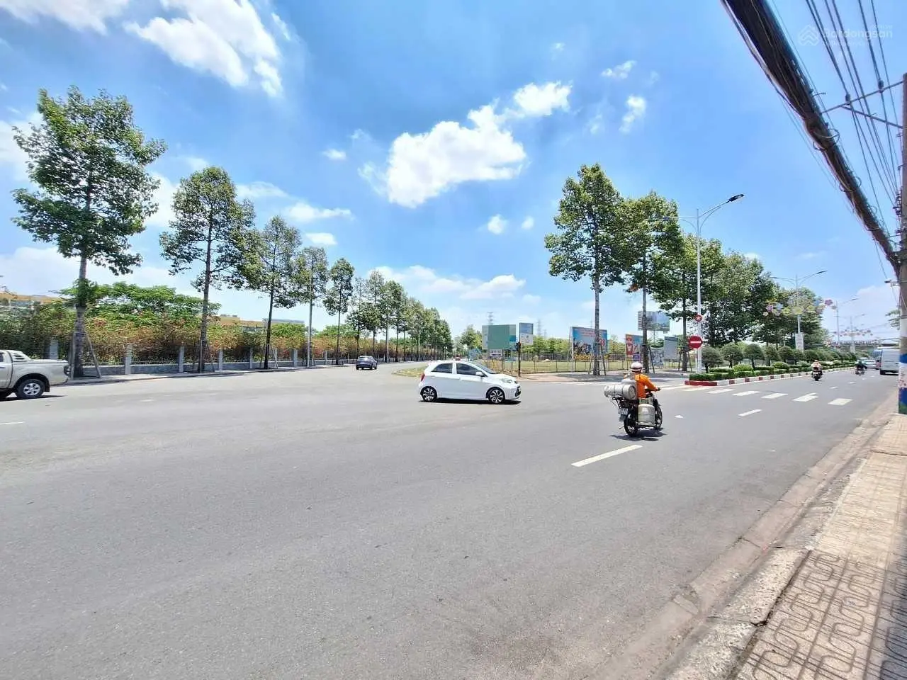 Đất biệt thự mặt tiền gần chợ Lái Thiêu 300m, P. Lái Thiêu, Tp. Thuận An