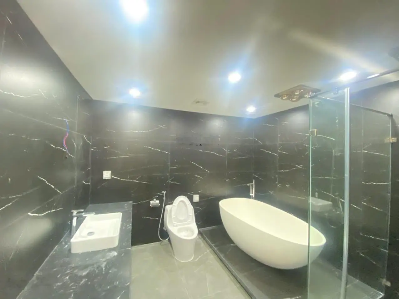 Cần bán căn hộ Sky Villa ban công Đông Nam duy nhất tại Dreamland Bonanza, 300m2 giá tốt chỉ 15 tỷ