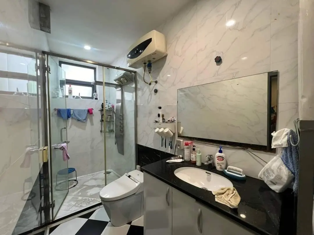 Bán nhà rộng 100m2 có sân cổng ngõ đường Lương Khánh Thiện cực đẹp giá hợp lý. LH 0936 577 ***
