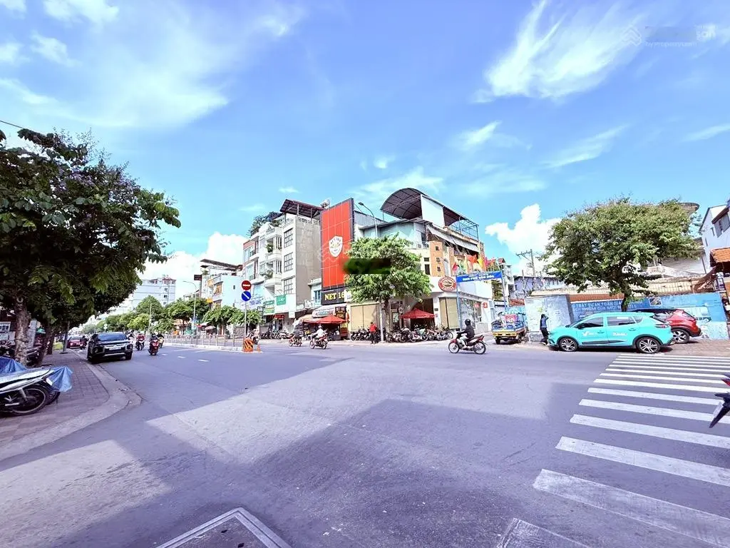 Siêu phẩm - gần đại học công nghiệp - đường số 1 - 5pn - 4 tầng.