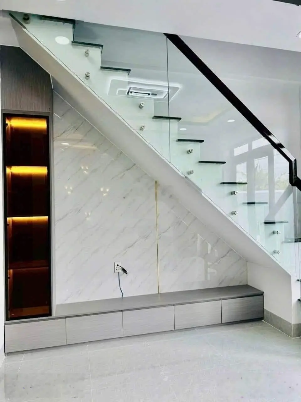 Nhà đẹp mới xây đ.hoàng phan thái ngay chợ bình chánh dt 96m2 giá chỉ 1ty7 shr gần ra quốc lộ 800m