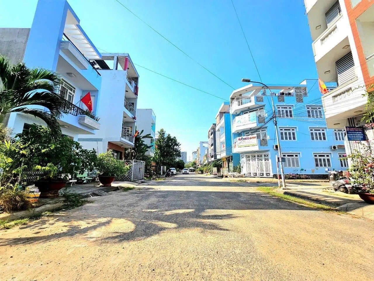 Bán khách sạn 1sẹc Nguyễn Duy Trinh P. Bình Trưng Đông đag cho thuê 33tr/tháng