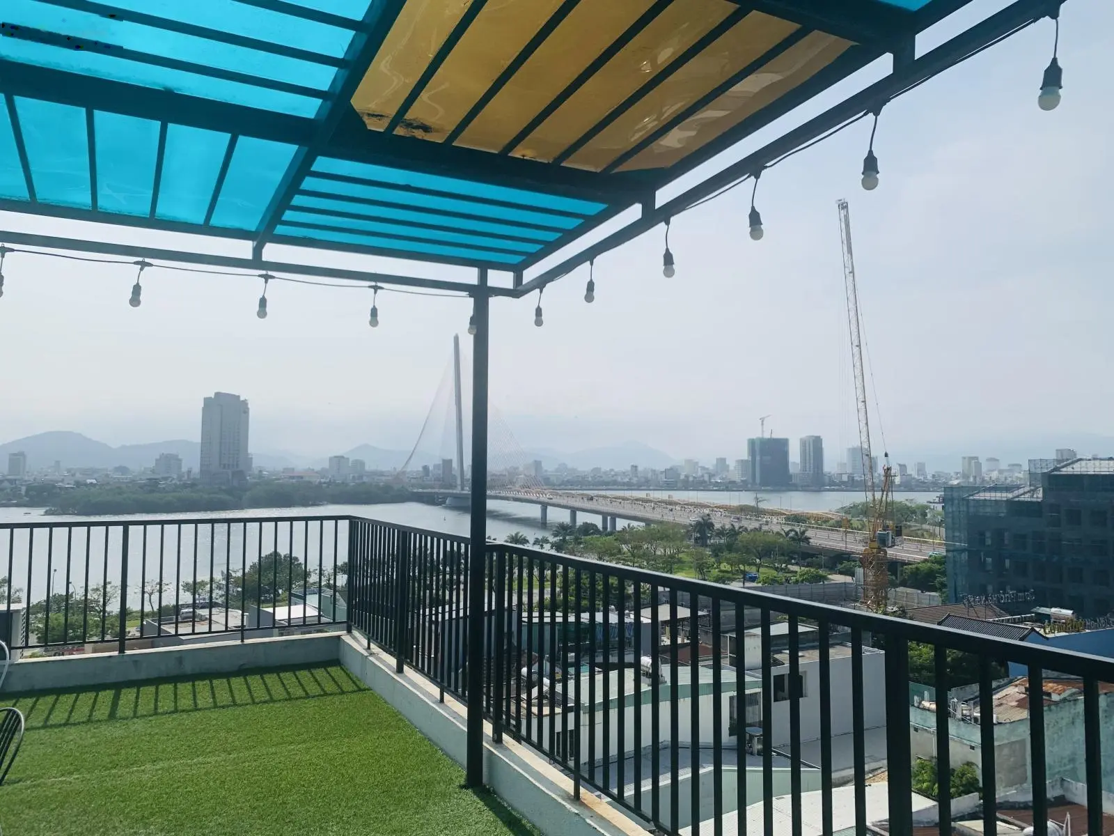 Chào bán toà căn hộ vip nhất sông Hàn 131.2m2, 8 tầng 20 phòng, doanh thu 130 triệu/tháng