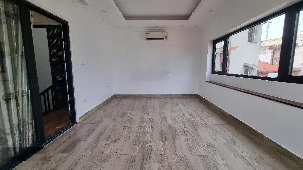 Trung tâm Ba Đình - ngay sát mặt phố - ô tô đỗ cửa - cực hiếm nhà bán