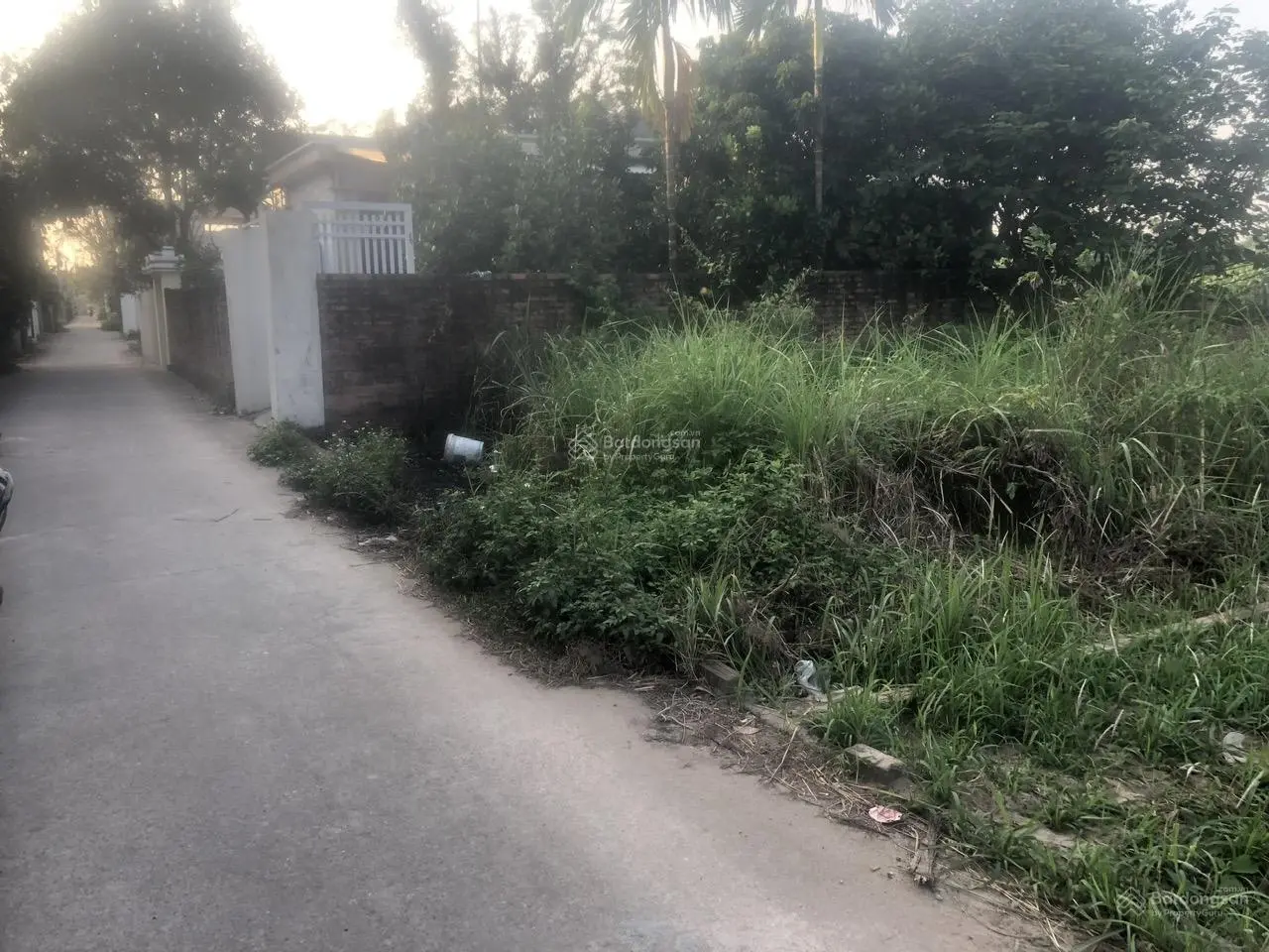 Cực hiếm đất tại thị trấn Phúc Thọ đường ô tô thông view hồ, giá tốt chỉ 1,3 tỷ vnd, 45m2