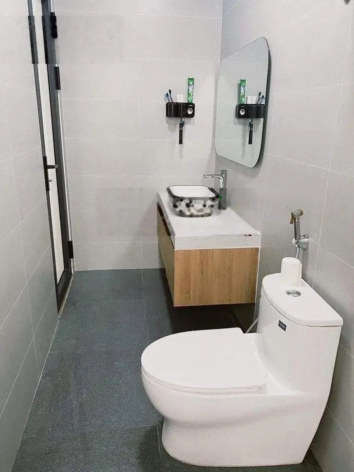 Nhà đẹp mới 90% đường Trương Định, Quận 3 / 60m2 (sổ hồng riêng) LH: 0903315821