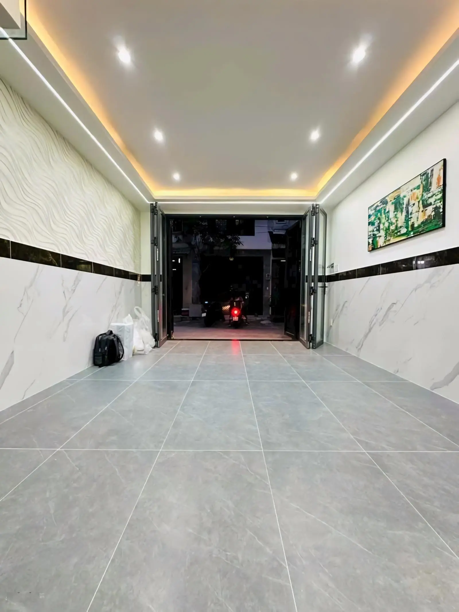 Bán căn nhà phố 3 lầu full nội thất cao cấp mới, đường Hà Huy Giáp. (giá chỉ hơn 6 ỷ)