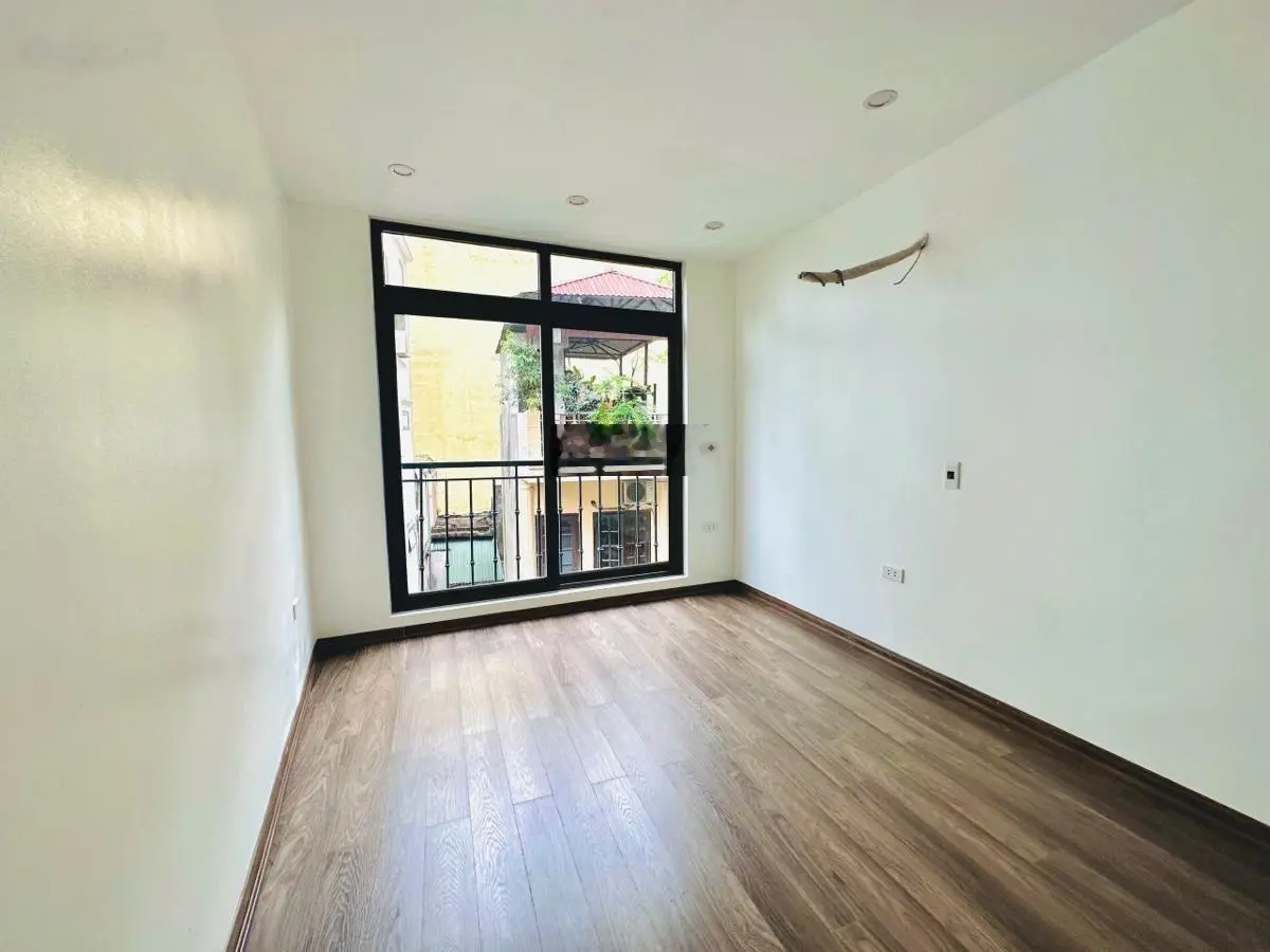 Siêuphẩm mặt phố.kinh doanh đỉnh cao. nhà bán.phố phù tiên. diện tích 15 mét vuông.5 tầng vip