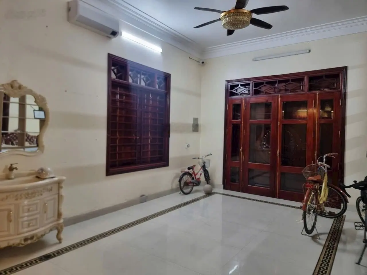 Cần bán căn BT làn 2 đường Lê Thái Tổ thuộc KĐT Việt Trang, Ninh Xá, tp BN. Giá chỉ nhỉnh 30 tỷ