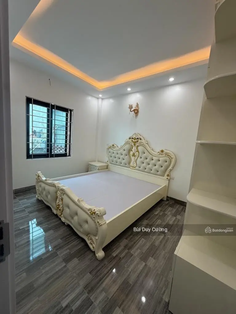 Bán Minh Khai mới kinhkoong diện tích rộng 64m, 5 tầng, giá 8,5 tỷ, thang máy, full nội thất.