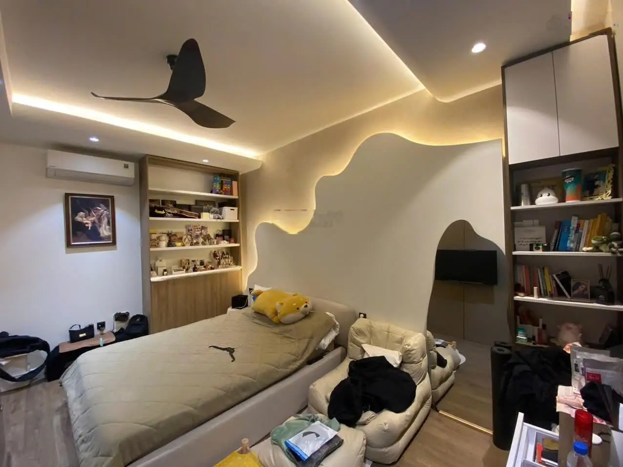 Nhà đẹp mới XD, có thang máy, ngay công viên HVT, gần sân bay, Đ. Phạm Văn Hai, TB, DT 6,85x9,2m