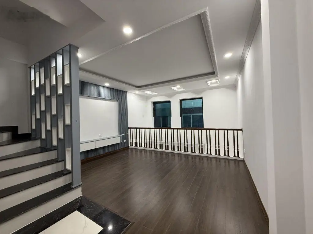 Siêu đẹp nhà phố Tựu Liệt, Thanh Trì 37m2, 5 tầng, giá 5.3 tỷ. Ôtô đỗ cửa