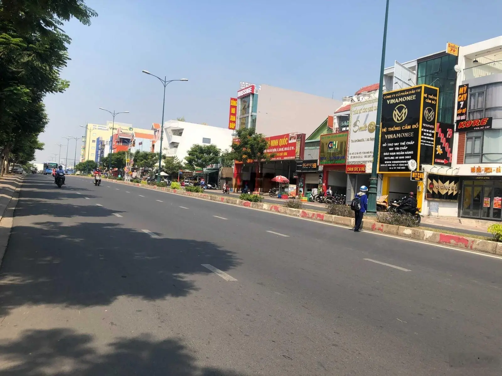 Cực hiếm! MT Lê Văn Việt 15x45m=650m2 công nhận, đối diện vincom, giá 75 tỷ, xây dựng hầm + 7 tầng